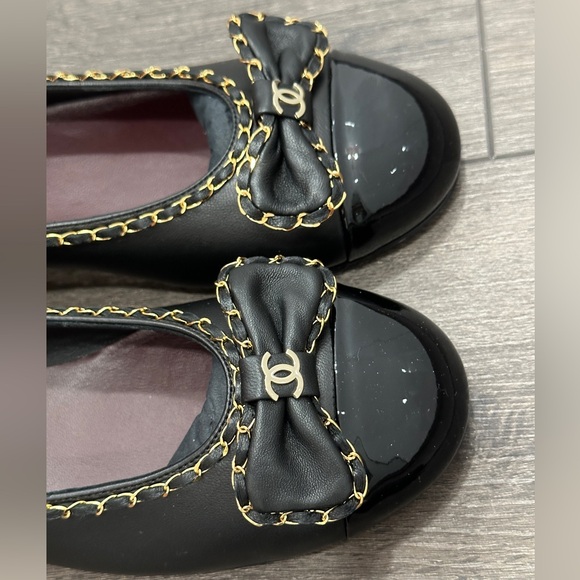 $1.5K 2024 CHANEL CC LOGO BOW BLACK LEATHER GOLD CHAIN BALLET BALLERINA FLATS 38 - Picture 14 of 15